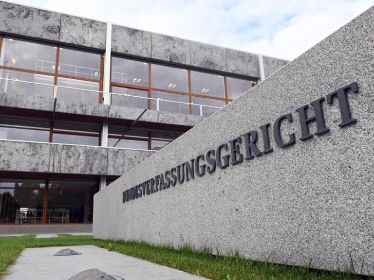 La sentenza tedesca sugli stimoli monetari della BCE lascia l'amaro in bocca, perché rischia di avere contraccolpi sui BTp, una volta finita l'emergenza Coronavirus.