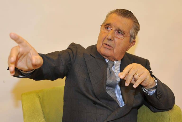 L’ex patron di Repubblica Carlo De Benedetti invoca la patrimoniale sulle grandi ricchezza per riequilibrare le diseguaglianze sociali. Il governo non lo ascolta.