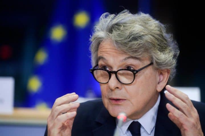 Debito pubblico, scontro a distanza tra Francia e Germania