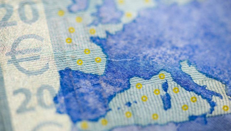 Rendere sostenibile il debito pubblico con azioni straordinarie? Le strade ci sono, ma ognuno di essa impone costi da pagare. Ecco quali si potrebbero percorrere.