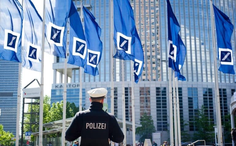 I derivati di Deutsche Bank allarmano il mondo finanziario, ma se alla fine scoprissimo che non siano il vero problema? Ecco i numeri e cerchiamo di capirci meglio.