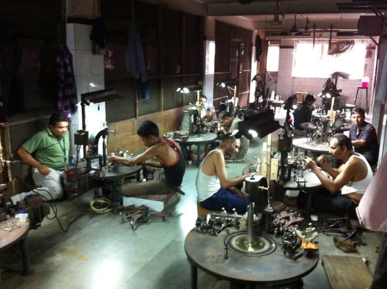 La crisi dei diamanti è tornata a fine anno e la causa sta in India. Ecco come il sub-continente asiatico ha colpito i prezzi delle gemme più piccole.