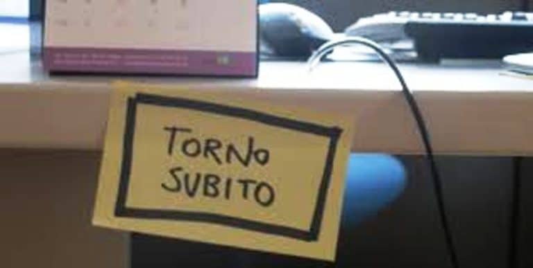 Novità contratti statali 2018: punizione per tutto l'ufficio per l'assenteismo di un collega ma in arrivo anche un bonus per gli stipendi più bassi.