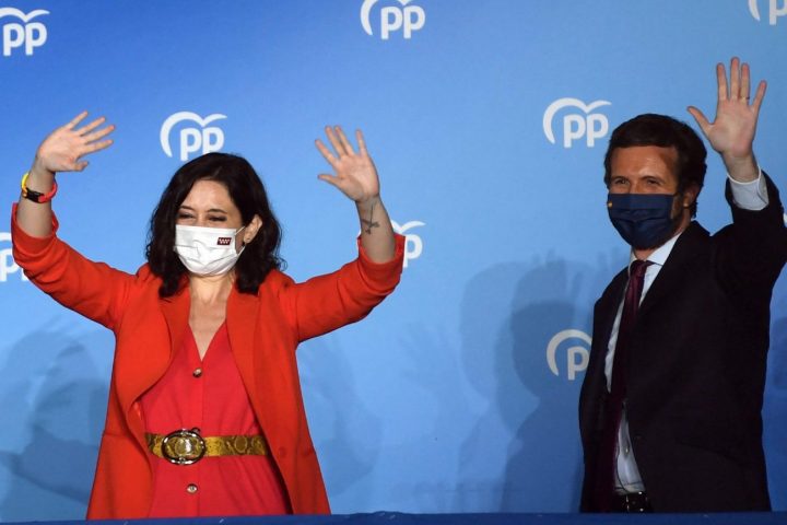 Alle elezioni a Madrid stravince la destra anti-lockdown