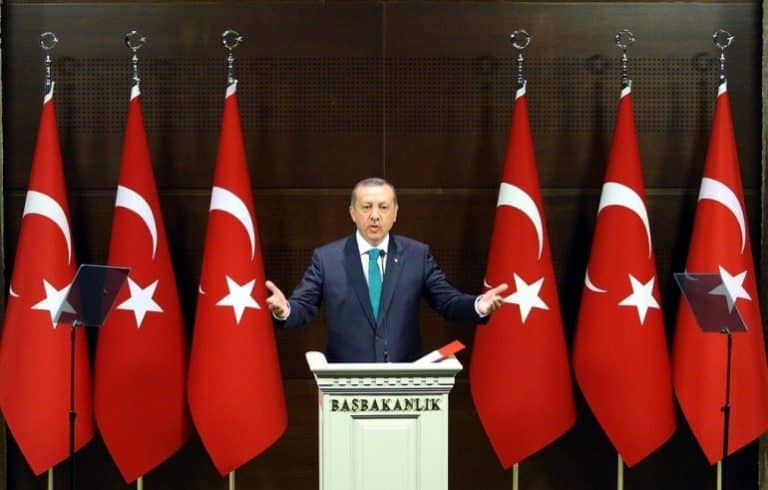 Con il costo del denaro al 12%, sono schizzati in alto i rendimenti obbligazionari in valuta. Tre obbligazioni sicure rendono più del 9%. Per piccoli importi, si può rischiare