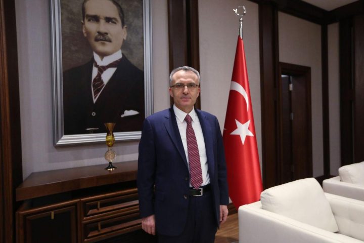 Erdogan licenzia anche il governatore Agbal