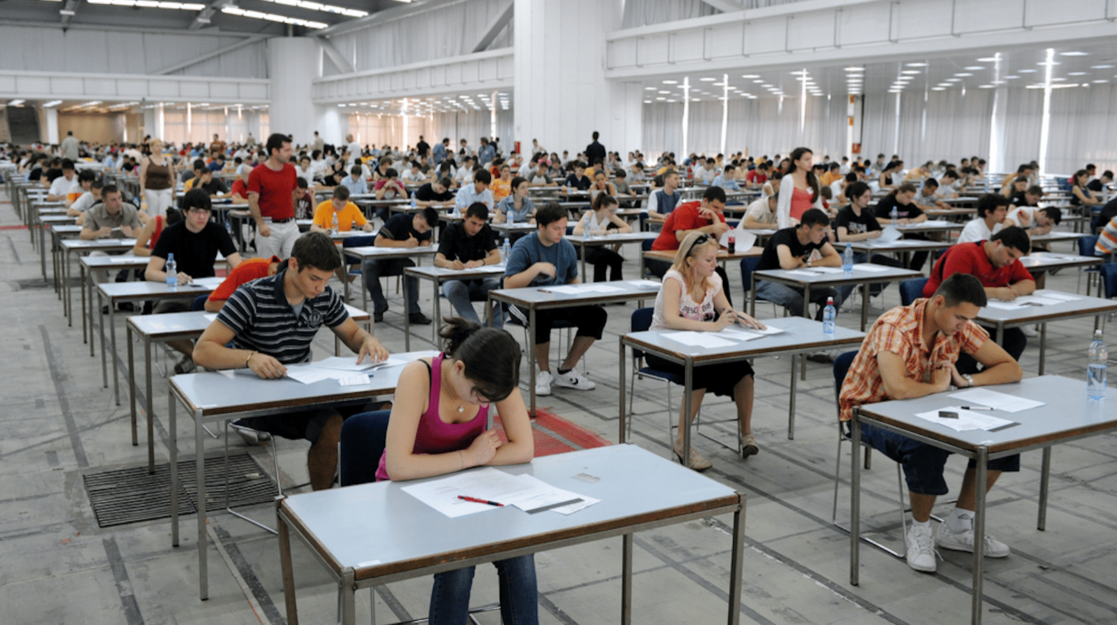 Esame di abilitazione professionale: si ha diritto ad un permesso lavoro oppure occorre prendere un giorno di ferie? Che cosa prevedono in merito i CCNL?