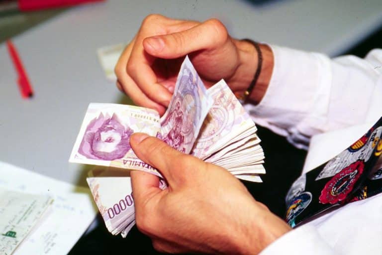 10 euro oggi valevano quanto nel 1970? Il confronto tra paesi ci spiega quale sia stato il vero spread tra Italia e Germania e perché continua a danneggiarci come una pessima eredità del passato.