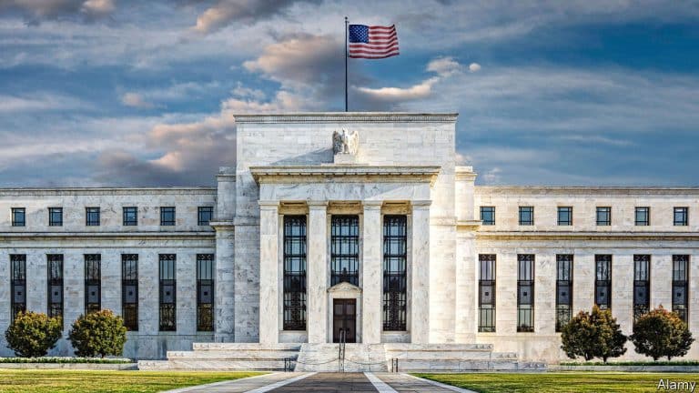 I rendimenti americani potrebbero crollare presto ai livelli di Europa e Giappone se la Federal Reserve a giorni non riuscisse a convincere i mercati sulla sua politica monetaria.
