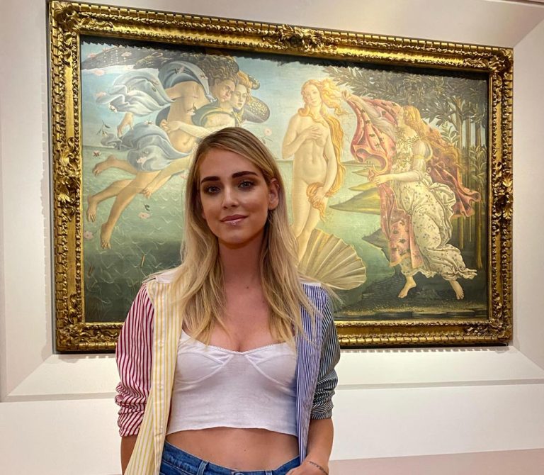 Il servizio fotografico di Chiara Ferragni agli Uffizi di Firenze ha scatenato critiche sul web e tra gli addetti ai lavori, eppure è stato un capolavoro di marketing.