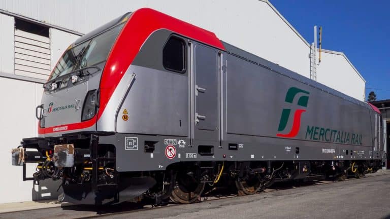 Secondo "green bond" di Ferrovie dello stato. La cedola per l'obbligazione a 7 anni è stata fissata all'1,125% e il rendimento risulta così di 128 punti base sopra il corrispondente "midswap". Ma nel 2017 il successo era stato anche superiore.