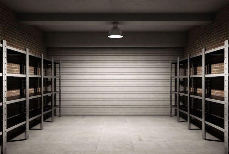 Tra le testimonianze che sono giunte in redazione in merito alla favola del 110 che ha disilluso molti utenti, questa ci ha colpito particolarmente. E’ una storia purtroppo abbastanza comune. Fatta di lavori con il Superbonus che tardano ad iniziare, di interventi propedeutici per essere in regola e di cantiere interrotto in attesa dei soldi della banca dopo la cessione del credito. Qualcosa in questo ingranaggio non sempre funziona. Ce lo hanno raccontato in tanti tra i nostri lettori. Questo signore è stato tra i primi a muoversi per ristrutturare casa con il 110 ma le cose non sono andate