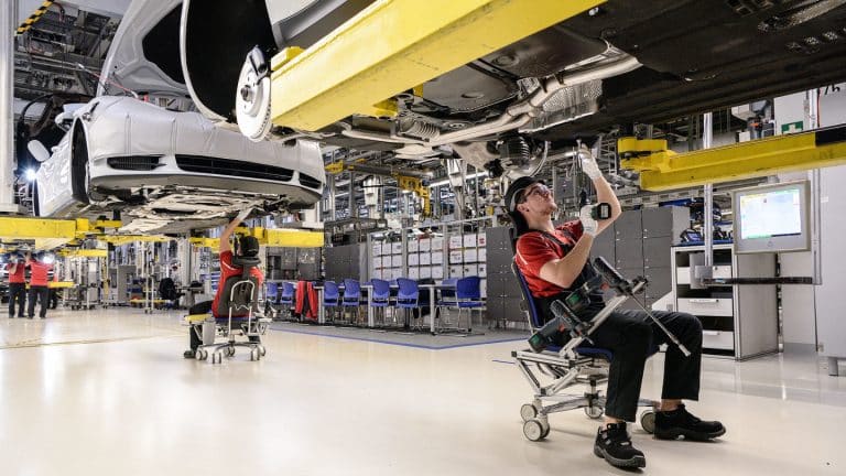 Cala la manifattura in Germania, dove l'economia resta complessivamente molto solida. La minaccia più grande alla locomotiva d'Europa sembra arrivare dal governo di Berlino.