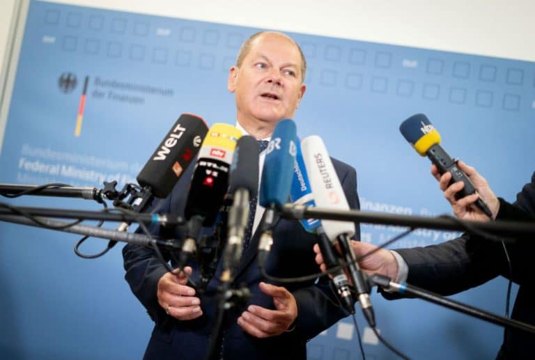 Le leggi sul debito pubblico in Germania sono cosa seria e lo dimostra anche il dibattito di questi giorni scatenato da una proposta del ministro delle Finanze. In Italia, altra roba.