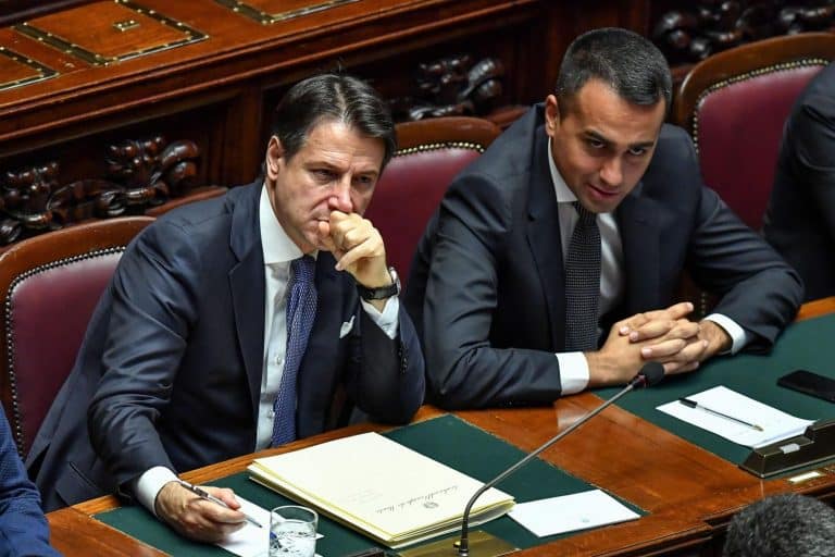 Governo Conte snobbato dalle cancellerie internazionali sulle tensioni geopolitiche in Medio Oriente e Libia. Nessuno vuole avere a che fare con il ministro Di Maio, mentre la maggioranza si sfalda ogni giorno di più.