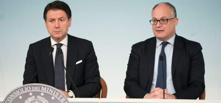 L'Eurogruppo non accetta le condizioni dell'Italia, che è costretta a ingoiare il rospo del MES a "condizioni leggere", di fatto un commissariamento nel caso eroghi aiuti. E il governo Conte perde anche la partita sugli Eurobond.