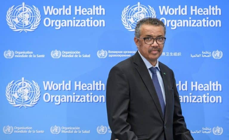 L'OMS si contraddice sui guanti, sostenendo che indossarli sarebbe inutile per proteggersi dal Coronavirus e, anzi, si rivelerebbero persino dannosi. Ha ancora senso affidarsi ai "tecnici" del mestiere, rivelatisi ignoranti nella loro stessa materia?