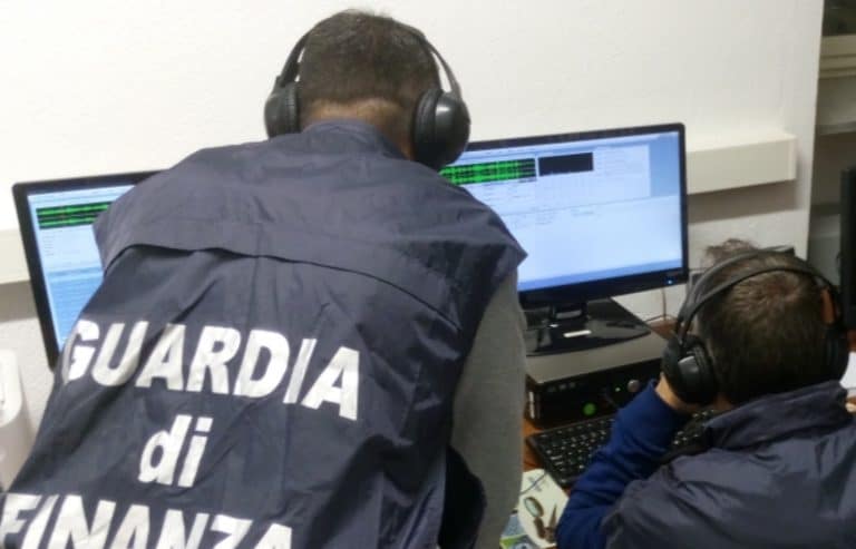 Le intercettazioni telefoniche legate a vicende penali possono essere usate anche per scovare gli evasori. Cosa dice la Corte di Cassazione.