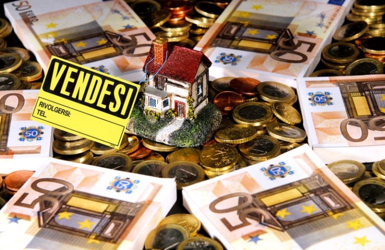 Prosegue il calo dei prezzi del mercato immobiliare e ancora non si vede la fine. A gennaio prezzi delle case giù dello 0,6%.