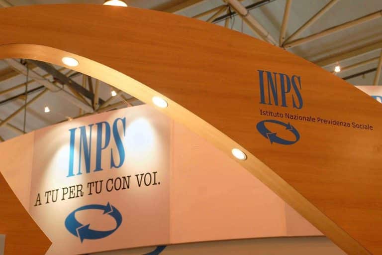 Due mesi in più di indennità Inps per i percettori di Naspi e Dis-Coll. La misura inserita nel decreto Rilancio, come funziona e cosa bisogna fare.