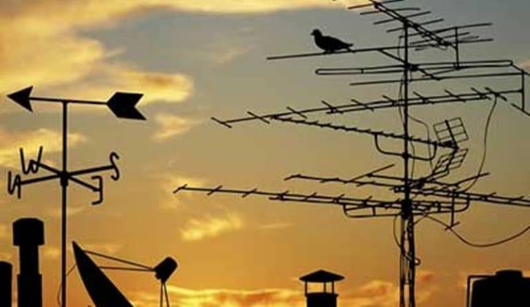 Lavori sul tetto e installazione antenna: facciamo chiarezza sui bonus che possono essere richiesti.