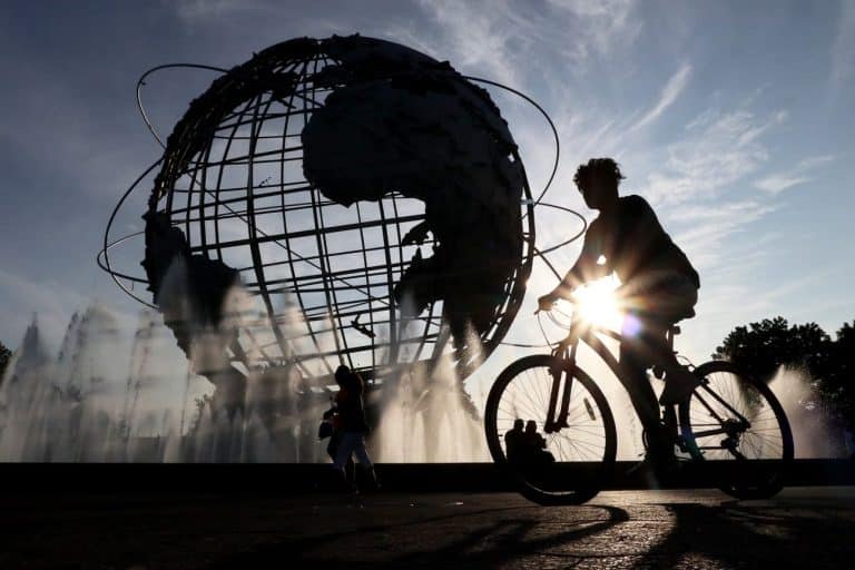 Investimenti boom e flop nell'ultimo decennio. Vediamo alcuni assets che hanno regalato enormi soddisfazioni al mercato e altri che hanno deluso.