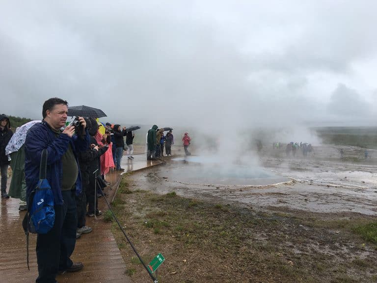 L'isola de "Il Trono di Spade" vive il suo primo momento di crisi economica dal 2009-'10, a causa del calo del numero dei turisti stranieri in arrivo. Ma gli investitori restano ottimisti sulle prospettive.