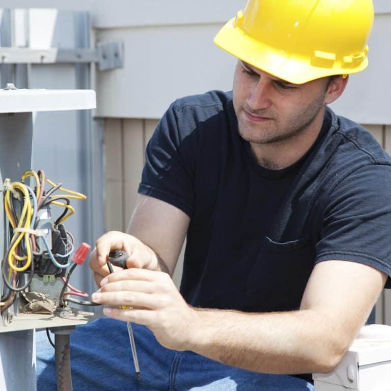 Istallazione del modem gratuita, se il tecnico della compagnia del telefono vi chiede di essere pagato cosa fare? è una truffa? Vediamo insieme cosa ha deciso la Corte di Cassazione in merito.