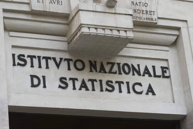 Popolazione in calo a 59,258 milioni nel 2020. Mortalità in aumento del 18% causa covid e crollo delle nascite. Tutti i dati Istat.