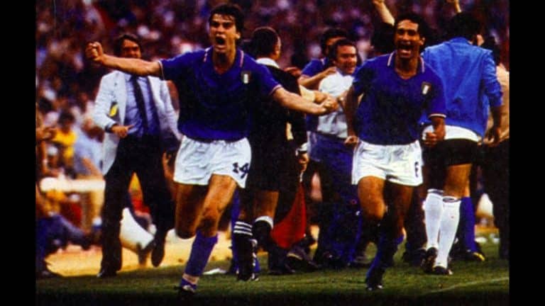 L'Italia degli anni Ottanta continua ad affascinare politici e cittadini e sul suo ricordo si guarda con eccessivo pessimismo e critica al presente, pesando sulle scelte per il futuro.