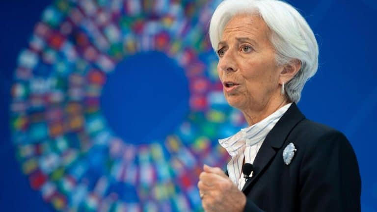 Christine Lagarde non si è ancora insediata come governatore della BCE e già mette le mani avanti sul tipo di politica monetaria che ha in mente per l'Eurozona. E diversi segnali portano all'"helicopter money".