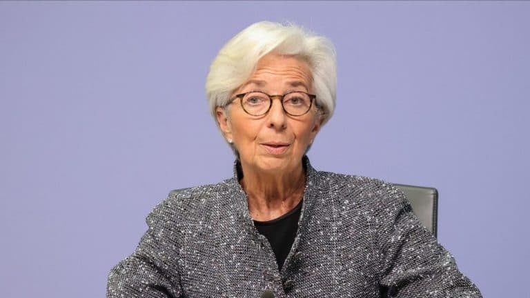 Un "whatever it takes" al contrario che ha fatto crollare le borse europee e fatto esplodere lo spread. Italia colpita e risentita, stavolta tutta, dalla clamorosa gaffe della BCE di Christine Lagarde. E ci costerà cara.