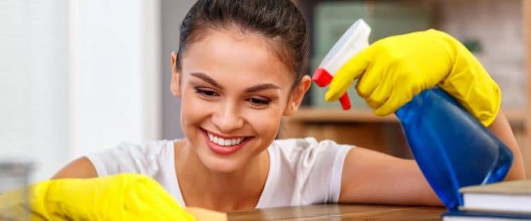 Colf, badanti, lavoratori domestici, maestre elementari e lavoratori dell’edilizia potranno andare in pensione prima grazie alla riforma previdenziale.