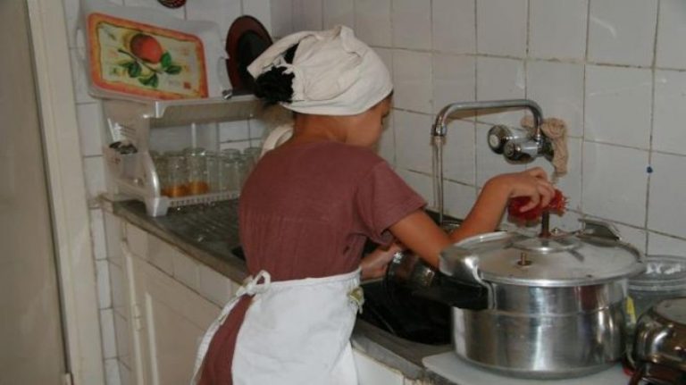 Quando un lavoro domestico può essere considerato una prestazione gratuita e quando invece diventa un rapporto di lavoro subordinato?