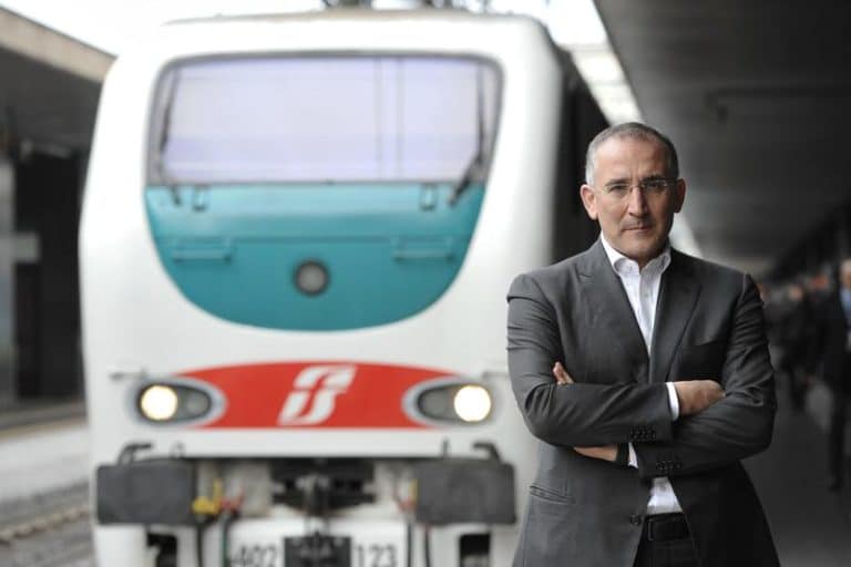 Ferrovie dello Stato cerca autisti di bus ma sono aperte anche altre posizioni. Ecco come candidarsi.