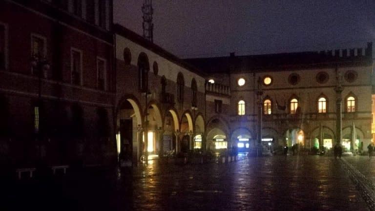 Austerity e luci spente