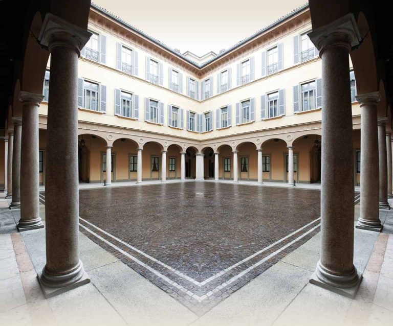 Le obbligazioni subordinate Mediobanca Opera (IT0005188351) offrono rendimenti superiori al 4%. Taglio minimo 2.000 euro