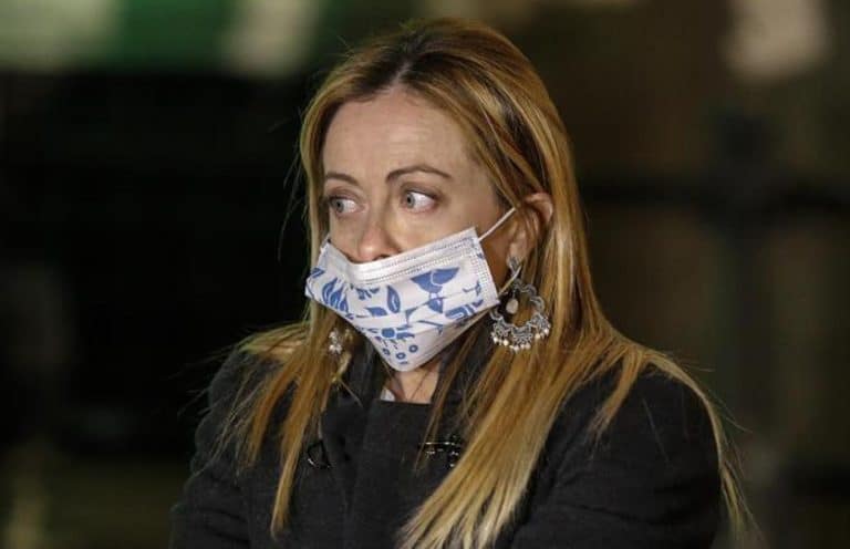 Mille euro accreditate sul conto subito per poi controllare solo dopo chi ne aveva effettivo bisogno: l'emergenza impone accelerazione sui tempi