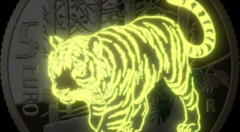 Ecco le monete da collezione 2020: dai 5 euro fluorescenti alle monete dedicate alla pizza. Dove comprarle e quanto valgono.