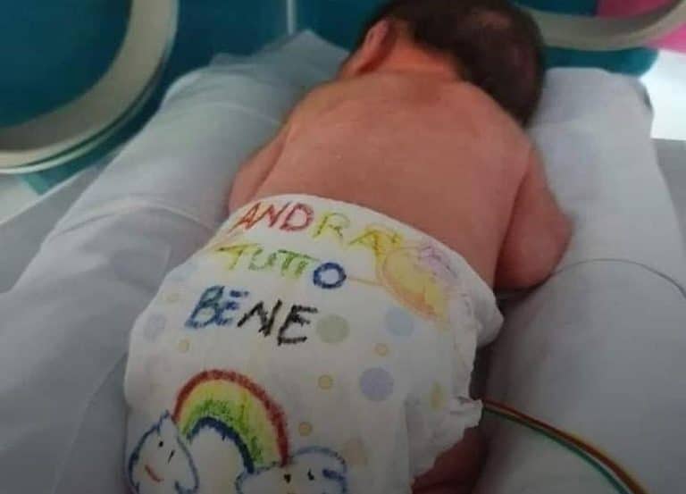 Bonus 500 euro alle mamme che partoriscono in queste settimane: Salvini lancia la proposta che premia chi mette al mondo i figli del coronavirus