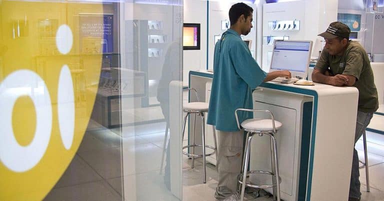 Le obbligazioni della compagnia di tlc brasiliana Oi sono state sospese. A fondo anche Portugal Telecom