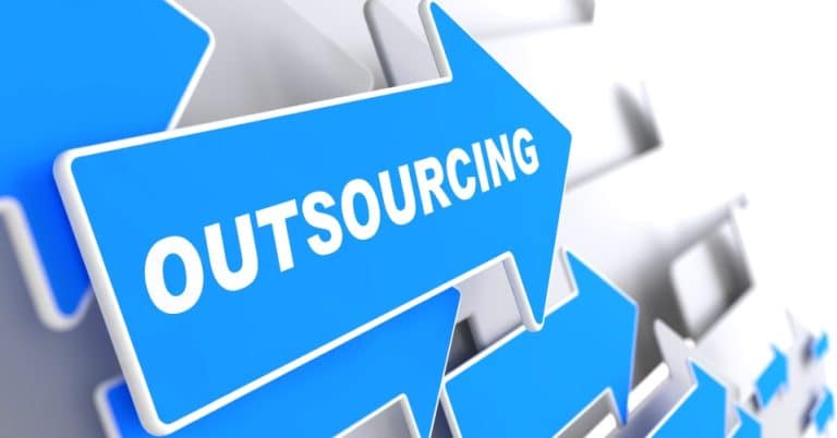 Quali sono le differenze sostanziali tra Offshoring e Outsourching? E richi e vantaggi che li caratterizzano?