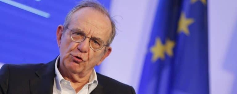 Il ministro dell'Economia, Pier Carlo Padoan, potrebbe sostituire Matteo Renzi a Palazzo Chigi tra qualche giorno. L'Europa esulta all'ipotesi, ma non è che abbia dato grande prova di sé.
