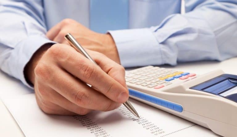 Chiusura Partita Iva del professionista ma con compensi da incassare e fatture da emettere. Come fare in questo caso?