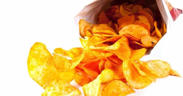 Patatine fritte, pericolose per la salute, contengono una sostanza cancerogena, ecco le marche esaminate.