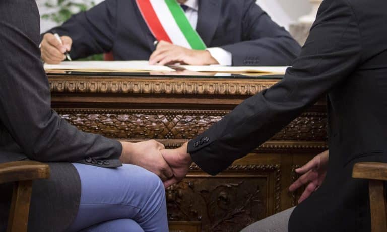 Non tutte le coppie unite civilmente hanno diritto alla pensione di reversibilità. Ecco cosa ha deciso la Cassazione.