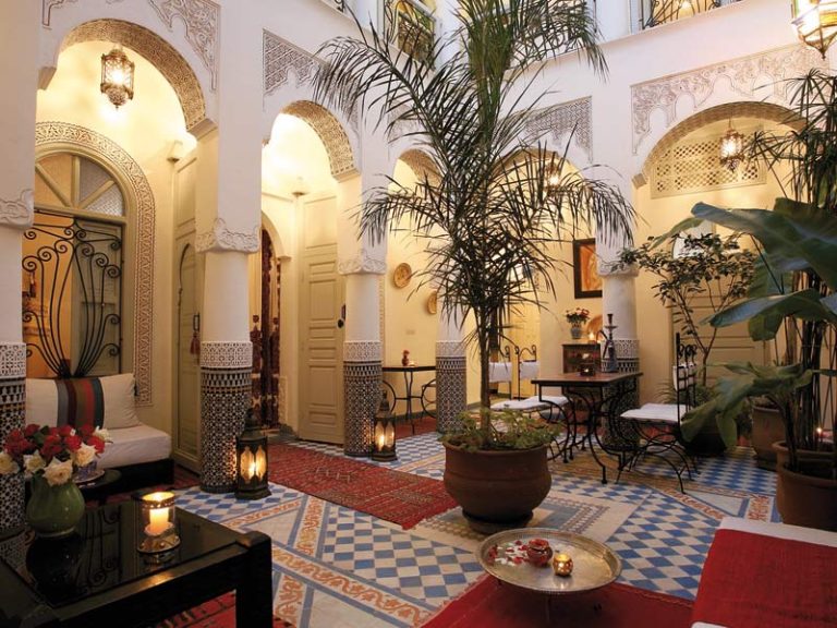 Quali vantaggi fiscali sono previsti per chi trasferisce la pensione in Marocco? Punti in comune con il Portogallo e differenze.