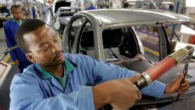 Il governo punta a concedere pensioni anticipate solo con il sistema di calcolo contributivo. Per i sindacati è troppo penalizzate. Alcune simulazioni di calcolo.