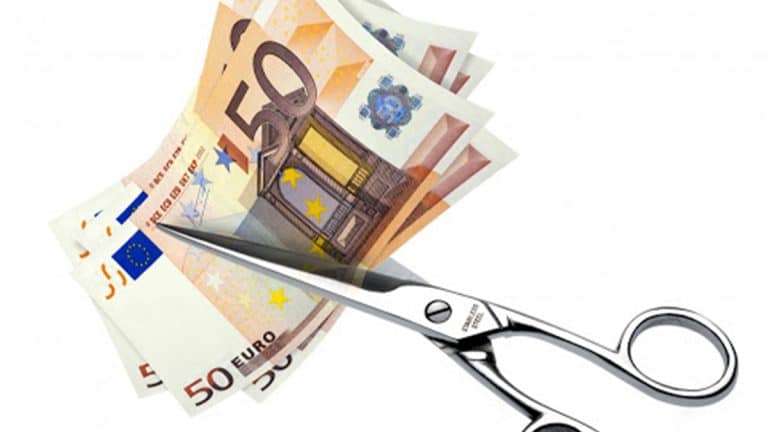 La spesa per le pensioni in Italia resta la seconda più alta in Europa e in buona parte per mantenere privilegi ingiustificabili, alla luce della gravissima crisi economica in corso e delle disparità tra generazioni.