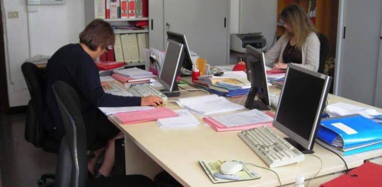 Solo 1 su 100 di coloro che chiederà l'inserimento in graduatoria lavorerà come personale ATA nella scuola pubblica.